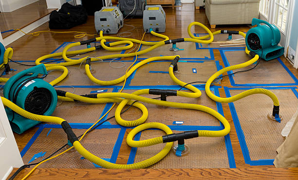 Professional Water Extraction technician working in Huntsburg, OH